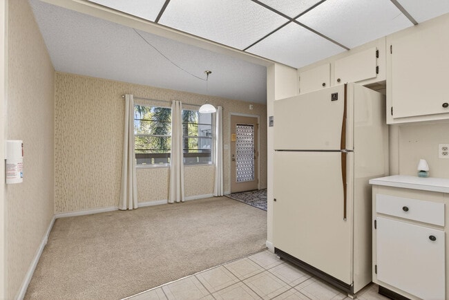 Building Photo - 1904 Bermuda Cir