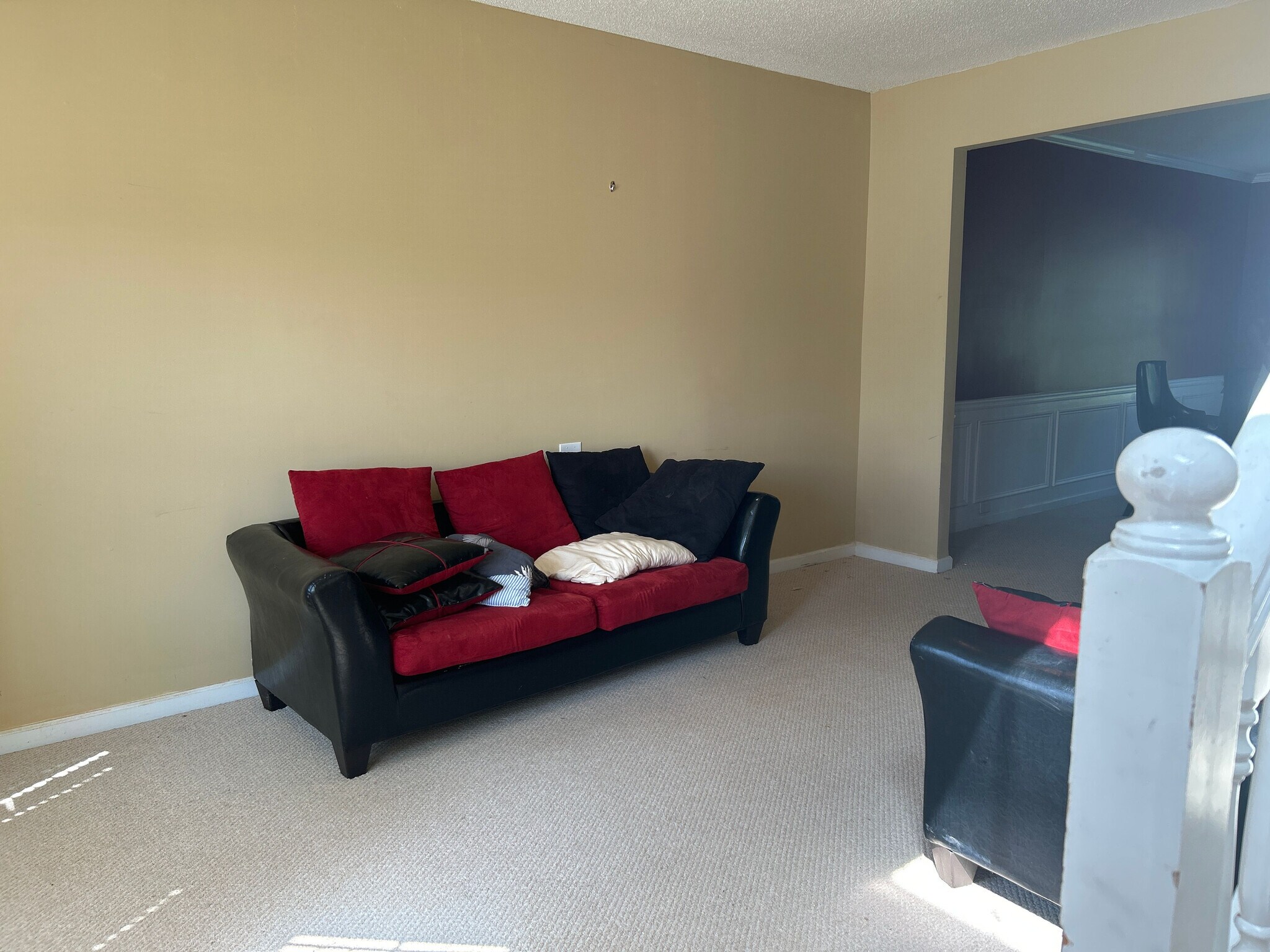 Building Photo - Room in House on Cabana Way