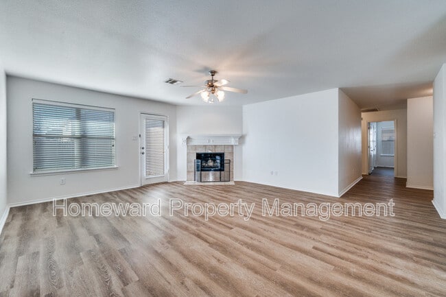 Building Photo - 9817 Tanglebrush Dr