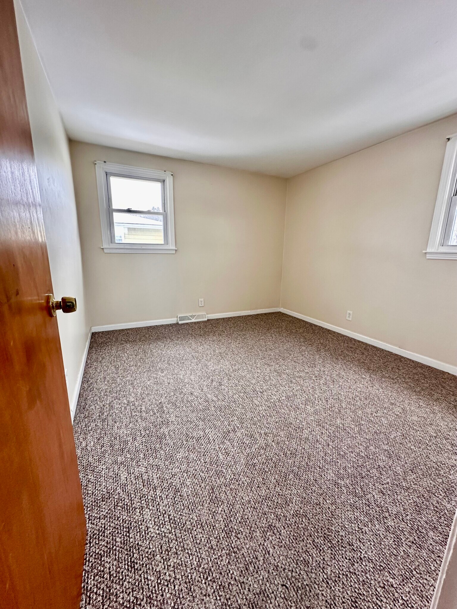 Building Photo - 48 S Bellevue Ave