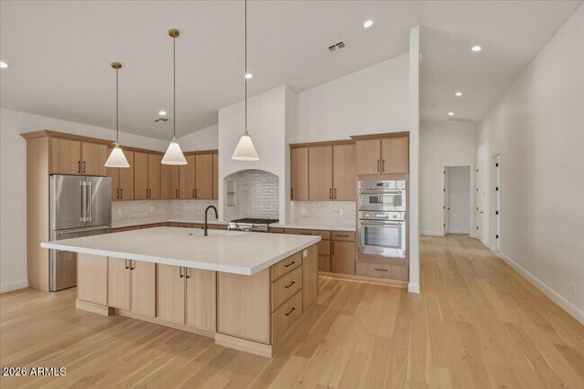 Building Photo - 6050 E Hollyhock St