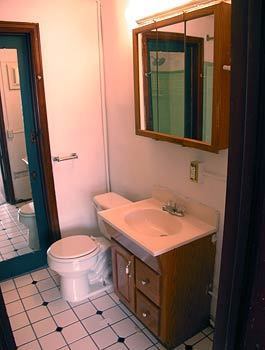 Bathroom - 2228 N High St