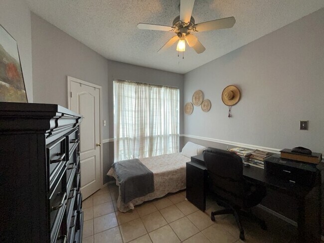 Building Photo - 2818 Pecan Meadow Dr