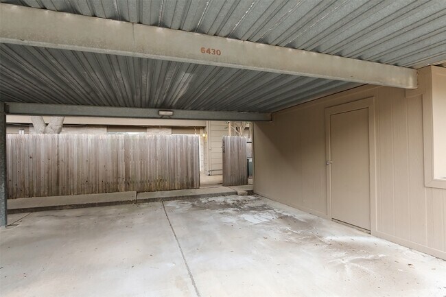 Building Photo - 6430 Kentwick Dr