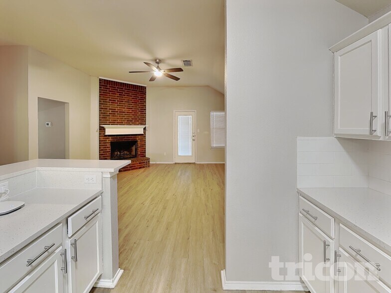 Building Photo - 1658 Wildflower Dr