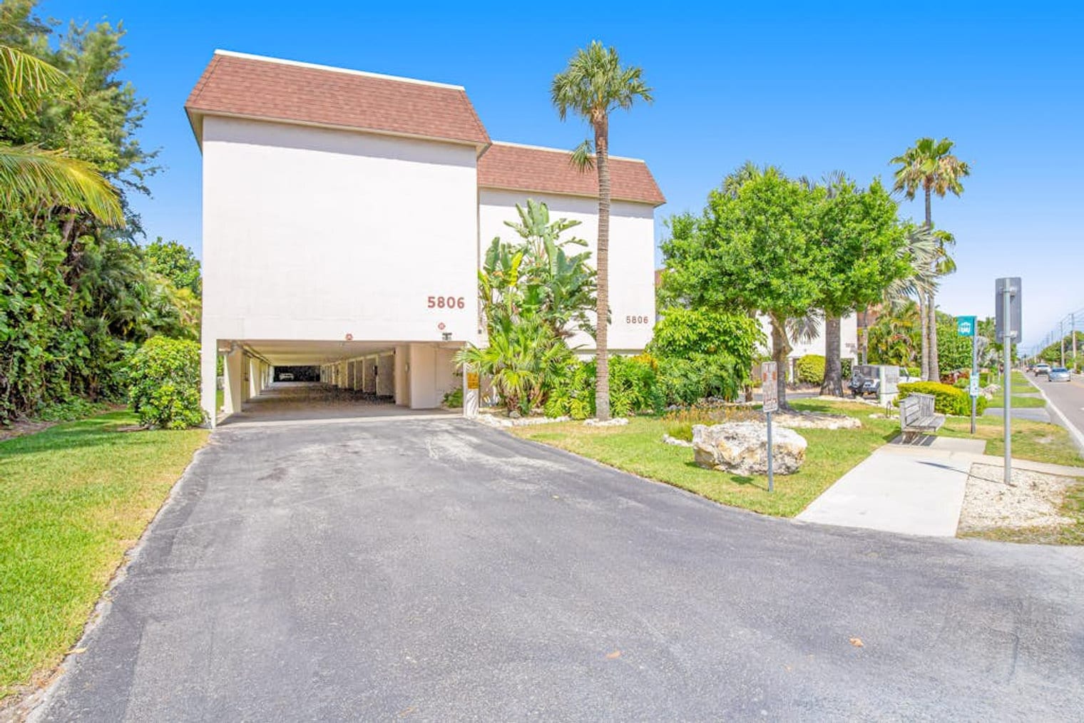 Building Photo - 5806 Gulf Dr