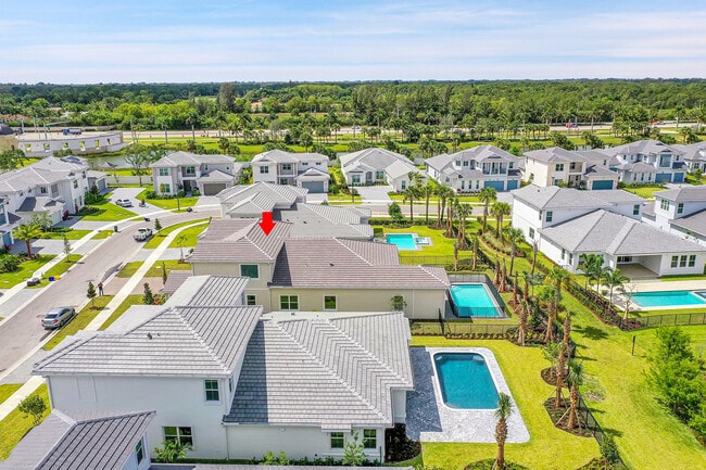 Building Photo - 9341 Crestview Cir