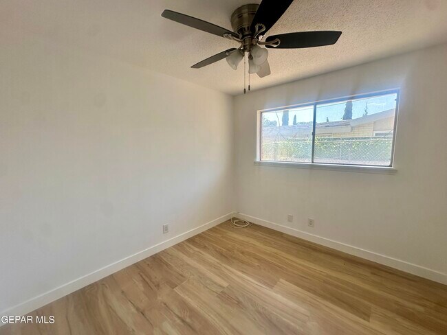 Building Photo - 4128 Perth Dr