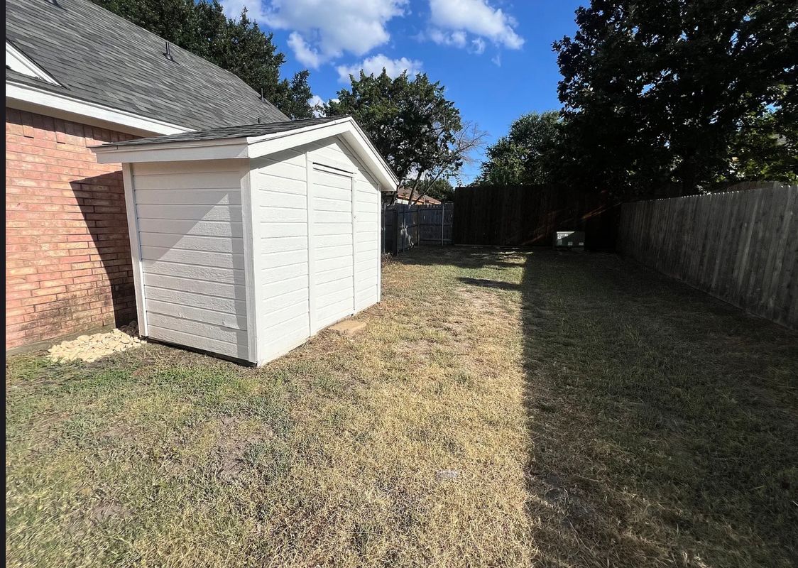 Building Photo - 127 Mockingbird Ln