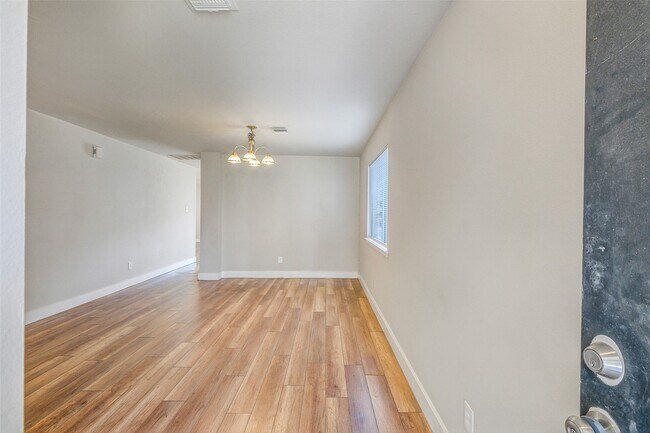 Building Photo - 605 Pinto Springs Ln