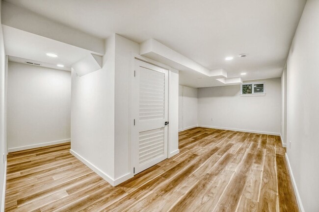 Building Photo - Montlake/Madison Park Area | Remodeled 3 Bed + Bonus Spaces | Arboretum Access