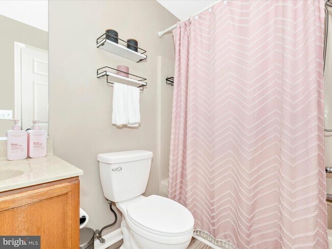 Building Photo - 2501 Coach House Way