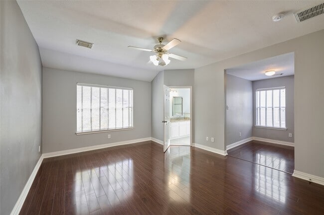 Building Photo - 39 N Walden Elms Cir