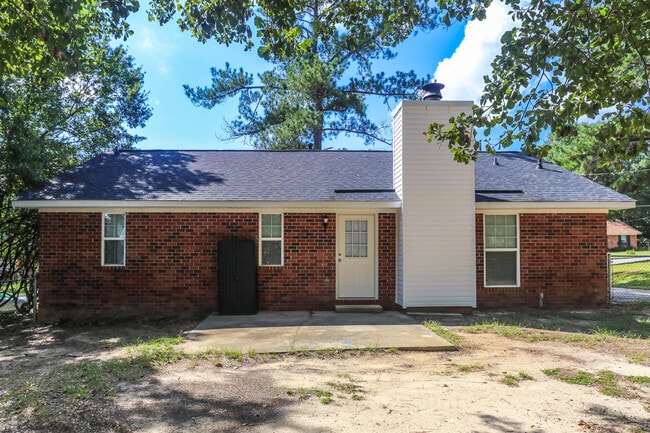 Building Photo - 913 N Willowick Dr