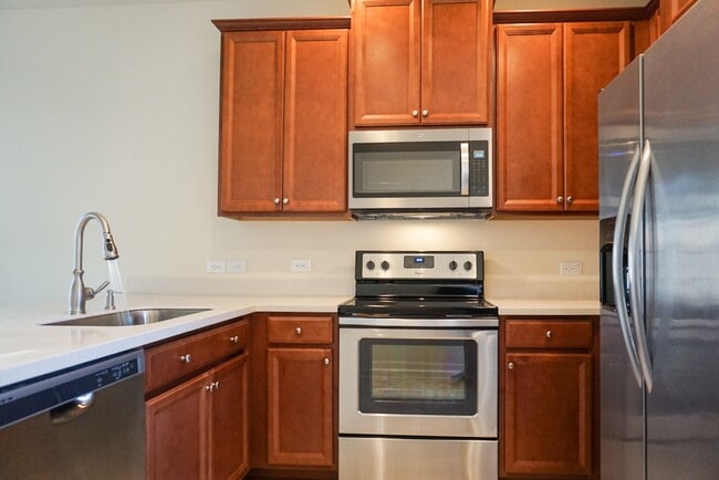 Building Photo - Lovely 3 bedroom 2 Bath Ranch with 2 Car Garage in Goose Creek