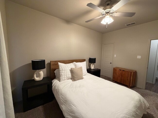 Building Photo - 2111 10th St