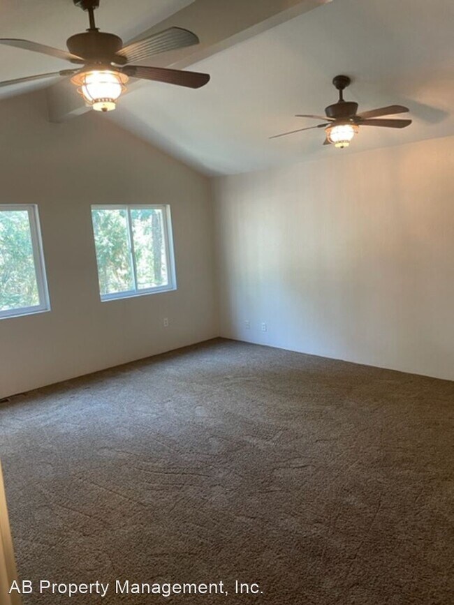 Building Photo - 5 br, 4 bath House - 5650 Hollyberry Lane