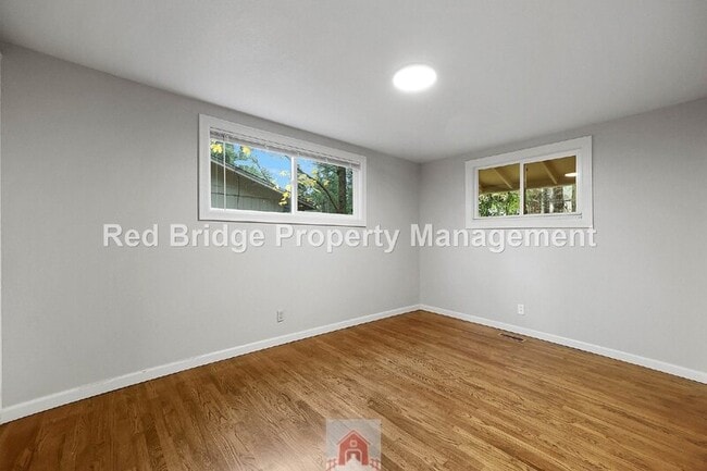 Building Photo - 5695 SW Washington Ct