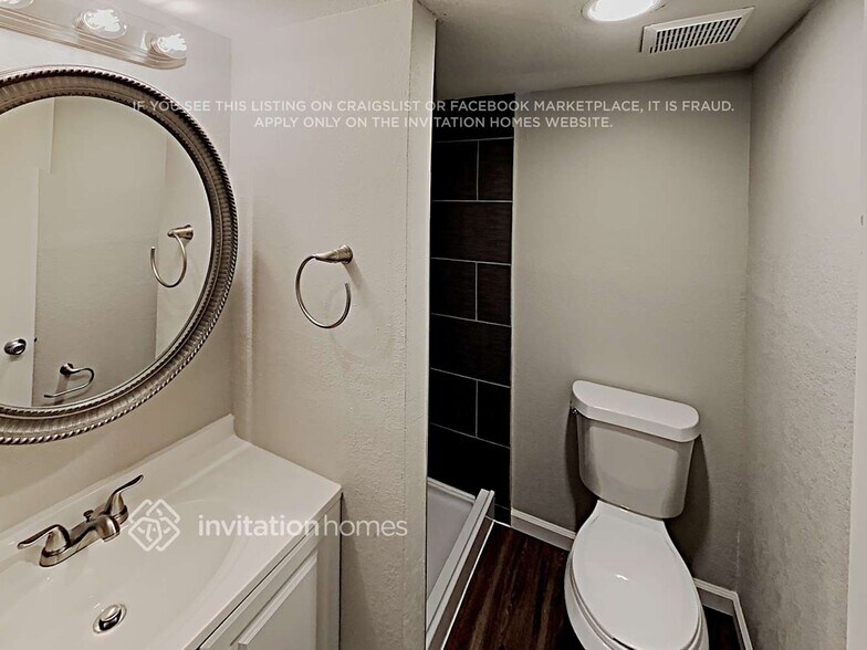 Building Photo - 21581 E Aberdeen Dr