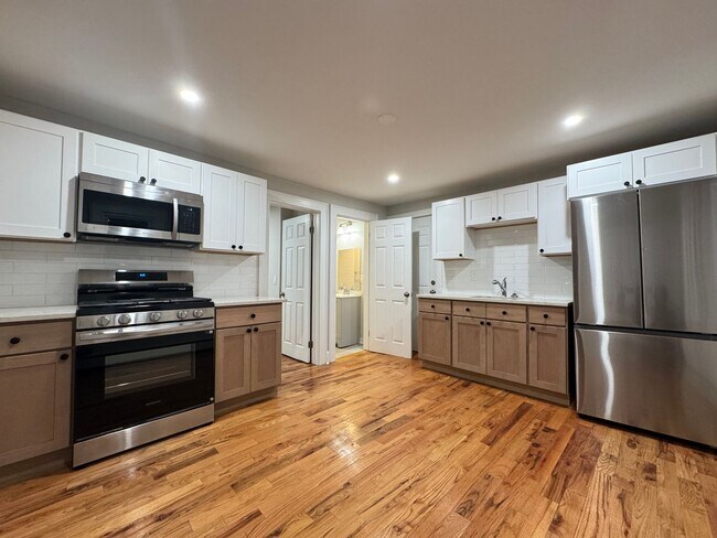 Building Photo - 145 Division St