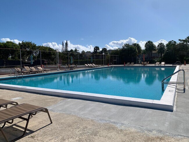 Building Photo - 500 Executive Center Dr