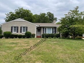 Building Photo - Brick ranch in desirable neighborhood