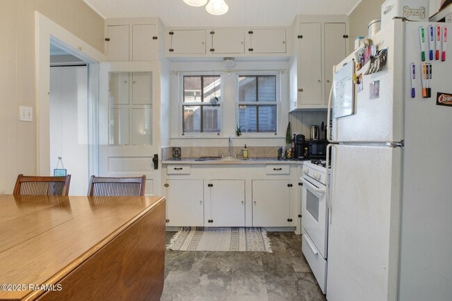 Building Photo - 310 Cleveland St