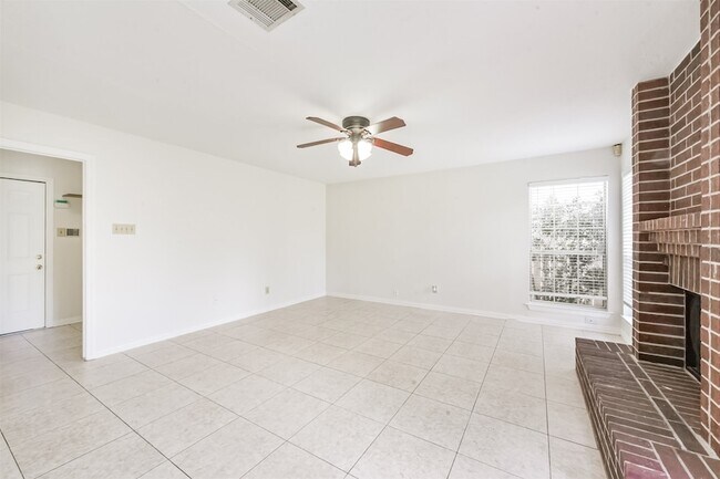 Building Photo - 7063 River Garden Dr