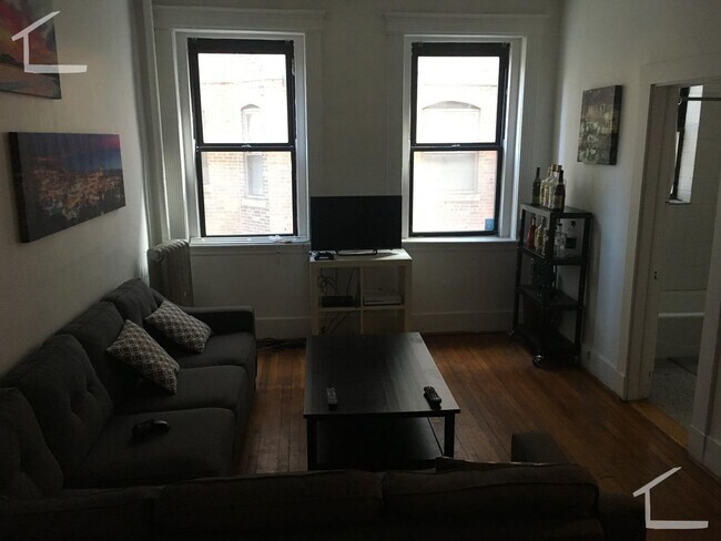 Building Photo - NO FEE!  Perfect Apt for BU Students Near T with Heat and Hot Water Included
