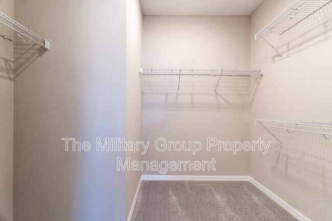 Building Photo - 246 Cherry Elm Dr