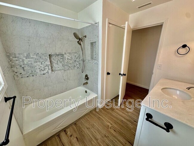 Building Photo - 1516 Yale Ct