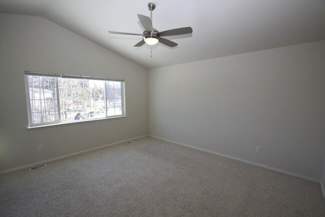 Building Photo - 3 Bedroom East Anchorage Condo!