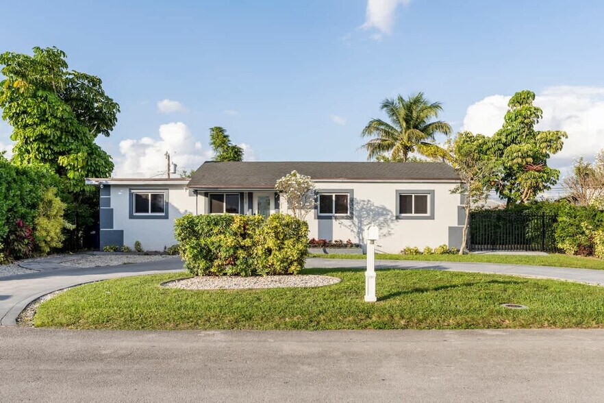Building Photo - 7313 SW 16th Terrace