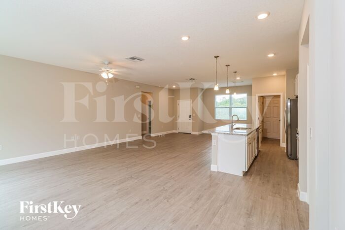 Building Photo - 1200 Cogan Dr