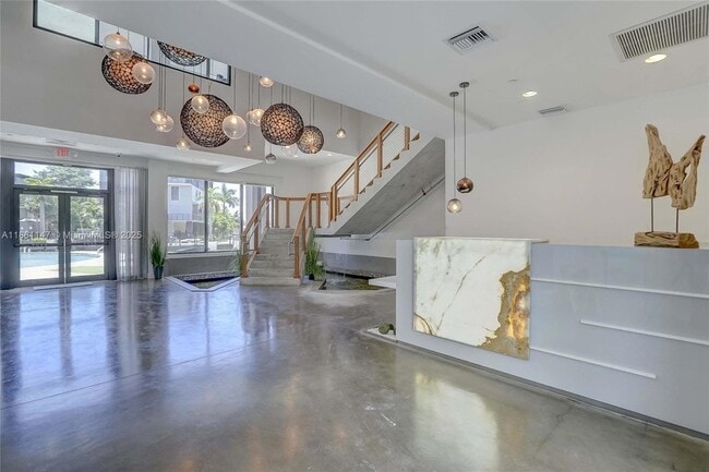 Building Photo - 164 SE 4th Terrace