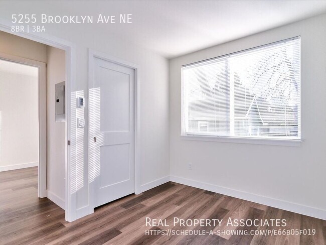 Building Photo - 5255 Brooklyn Ave NE