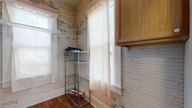 Building Photo - 307 Brogdon St