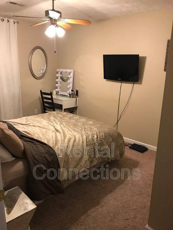 Building Photo - 103 N Bentley St