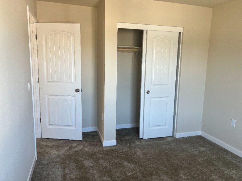 Building Photo - 431 Tandoori Wy