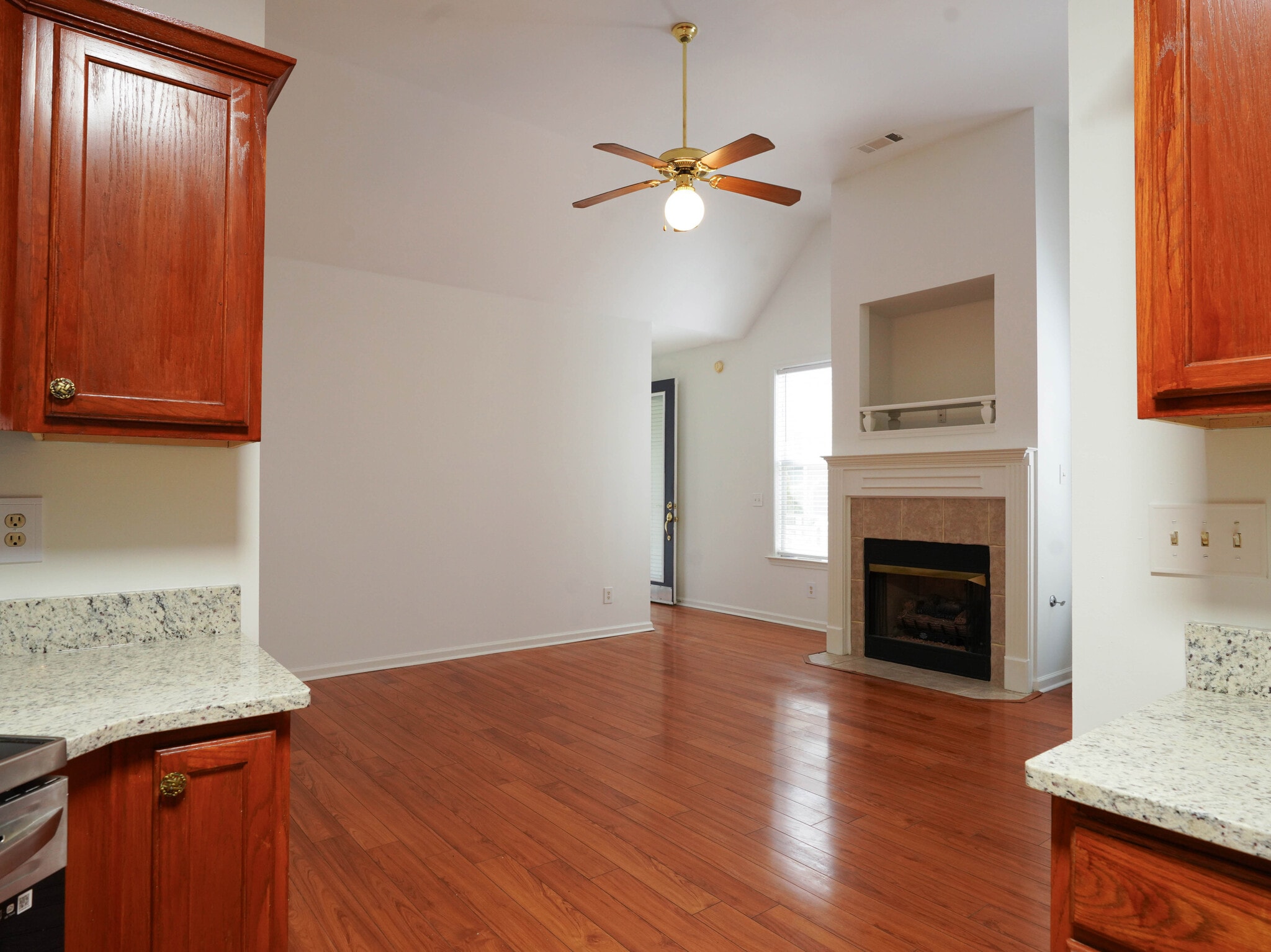 Livingroom - 1229 Misty Isle Dr