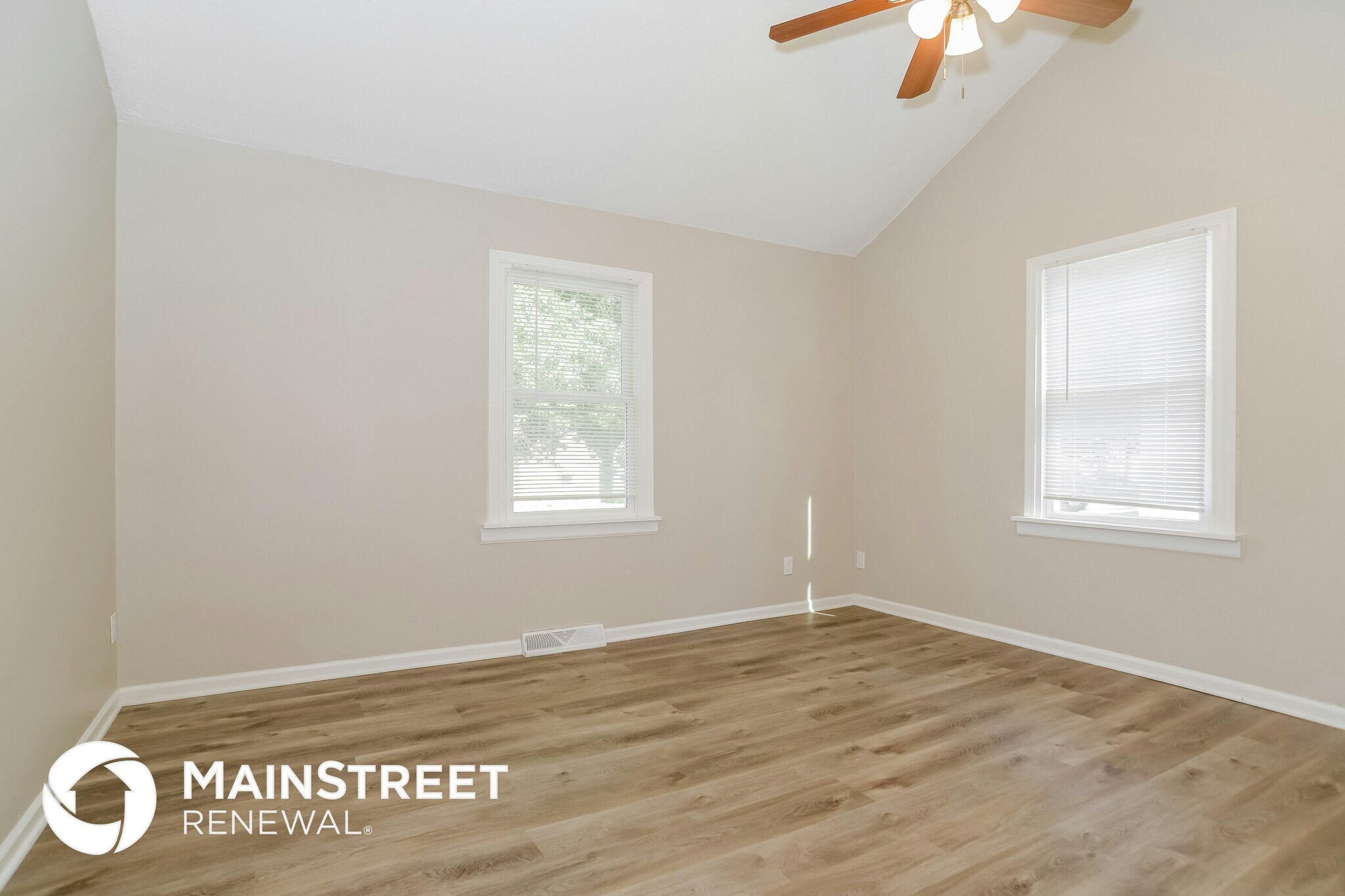 Building Photo - 2702 S Glenwood Ave