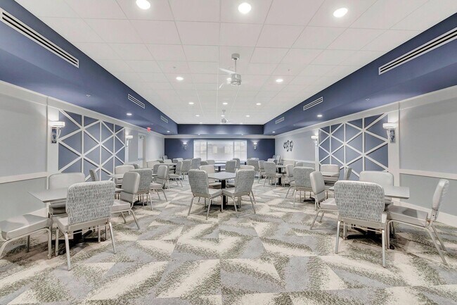 Building Photo - 6193 Pointe Regal Cir