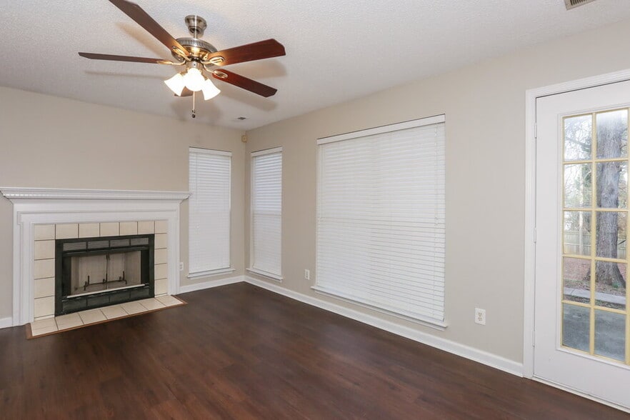 Building Photo - 14133 Southbridge Forest Dr