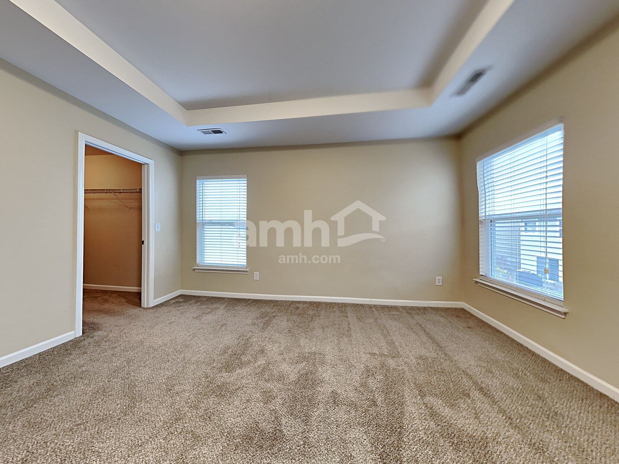 Building Photo - 8821 Shadowglen Dr