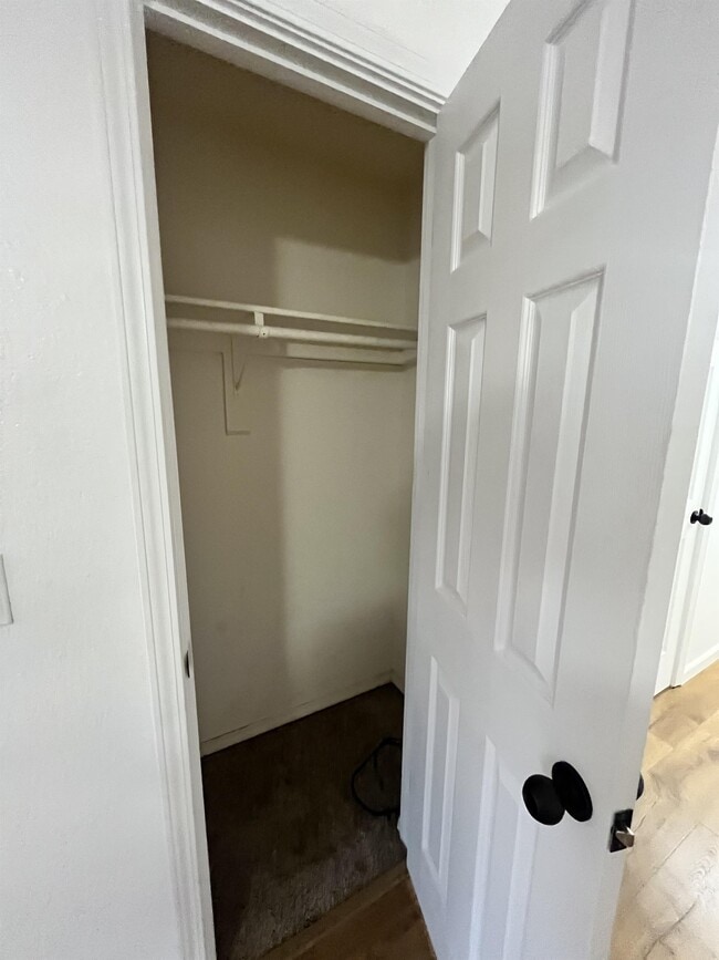 Building Photo - 1240 N 2nd E