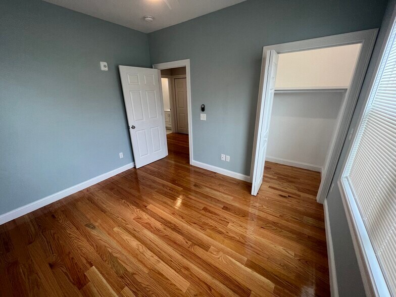 Building Photo - 29 Cameron Ave