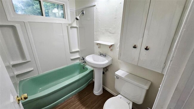 Building Photo - 3425 Brookside Dr