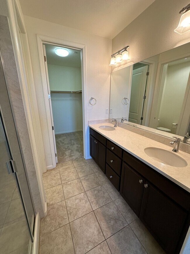 Building Photo - 2240 Carbondale Way