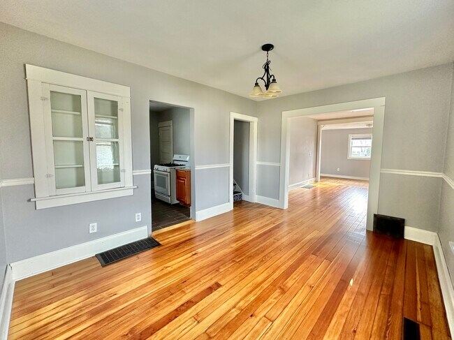 Building Photo - 1216 Garfield Ave