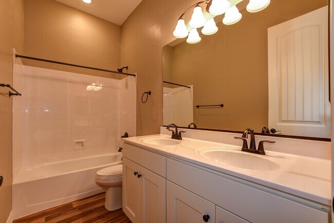 Building Photo - 3+den, 2 bath home for rent in Granville